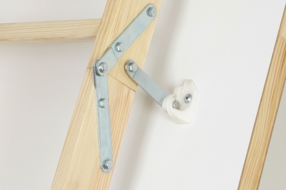 Суперэнергосберегающая лестница Fakro LWT 70x120x280