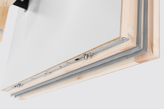 Чердачная лестница Oman POLAR PLUS С ЛЮКОМ 3-х секционная 70х120х280