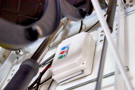 Ножничная лестница автоматическая Fakro LOFTSTEP LCS-E (CH) 70x120x300