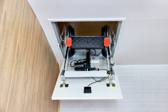 Ножничная лестница автоматическая Fakro LOFTSTEP LCS-E (CH) 70x120x300