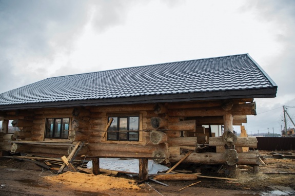 Металлочерепица квинта плюс 0,45 PE RAL 7024 мокрый асфальт