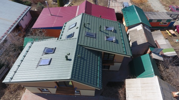 Металлочерепица квинта плюс 0,5 GreenCoat Pural BT, matt RR 11 темно-зеленый (RAL 6020 хромовая зелень)