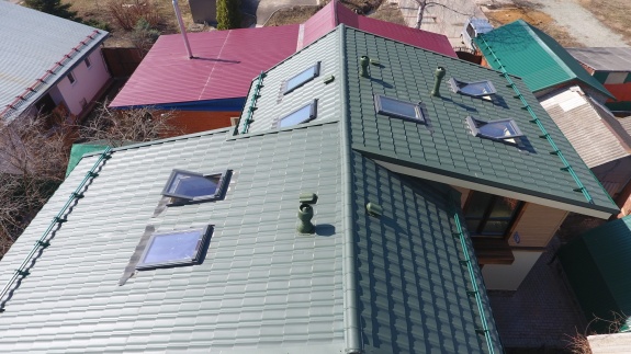 Металлочерепица квинта плюс 0,5 GreenCoat Pural BT, matt RR 11 темно-зеленый (RAL 6020 хромовая зелень)