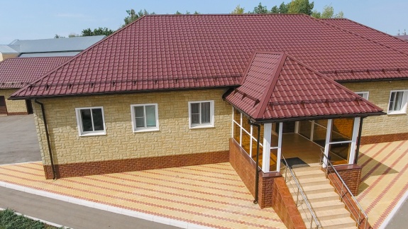 Металлочерепица камея 0,45 Drap RAL 3005 красное вино