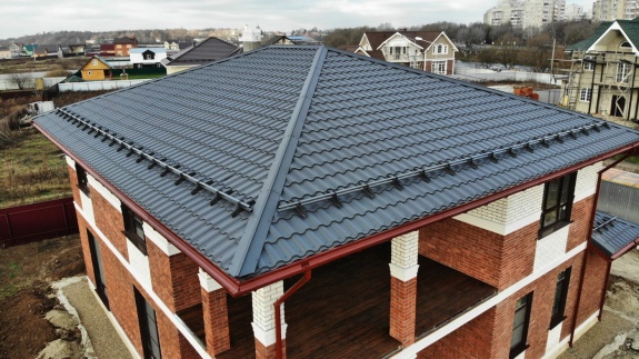 Металлочерепица кредо Grand Line 0,5 GreenCoat Pural BT, matt RR2Н3 (RAL 7016 антрацитово-серый)