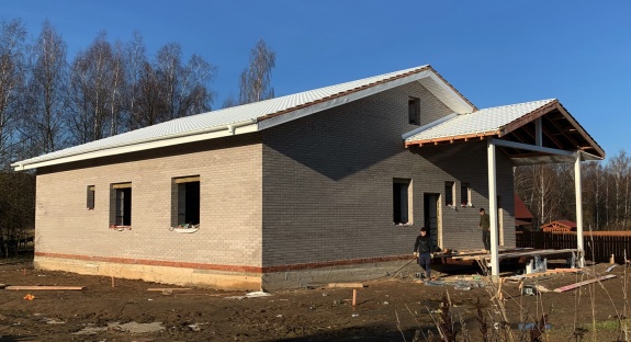 Металлочерепица классик 0,45 PE RAL 9003 сигнальный белый