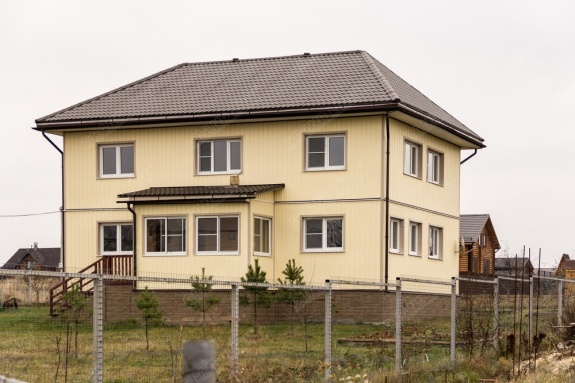 Угол желоба внешний 135 гр 150 мм RAL 8017 шоколад