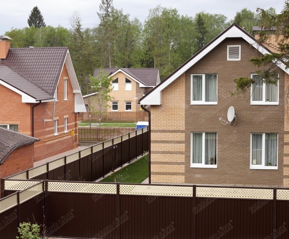 Угол желоба внешний 135 гр 150 мм RAL 8017 шоколад