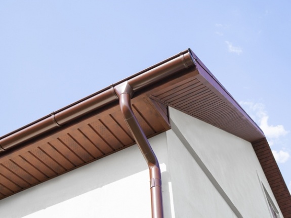 Софит металлический центральная перфорация 0,45 РЕ с пленкой RAL 1015 светлая слоновая кость