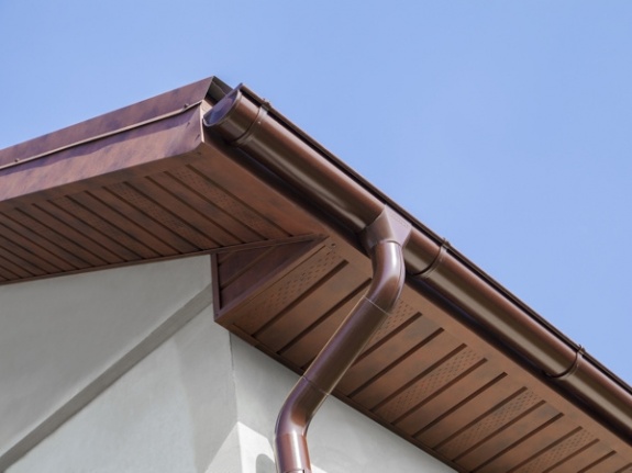 Софит металлический центральная перфорация 0,45 РЕ с пленкой RAL 1015 светлая слоновая кость