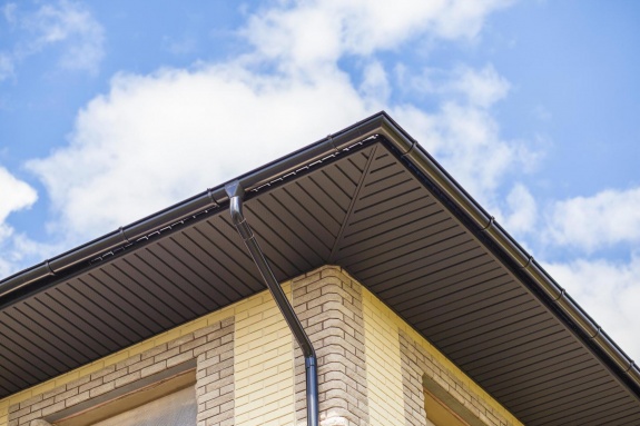 Софит металлический центральная перфорация 0,45 Print Elite с пленкой Choco Wood