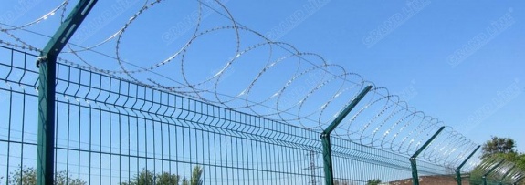 Плоский барьер безопасности из армированной колючей ленты: бухта 500мм витков в п.м. 4,4 ГОСТ 3282-74 (10м)